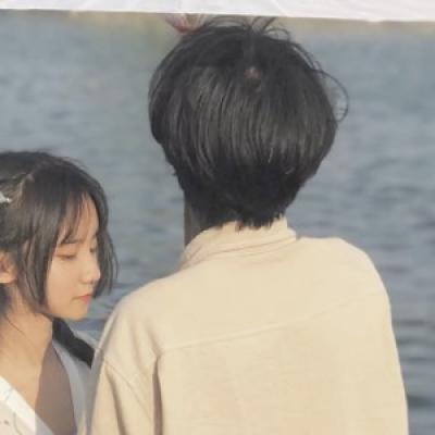 情头一男一女高冷阿春希望我能被坚持选择而不是总是遇到一时的心动