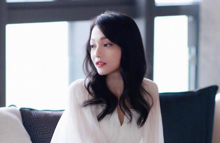 张韶涵少女感十足,实际年龄40岁,粉丝们不愿相信
