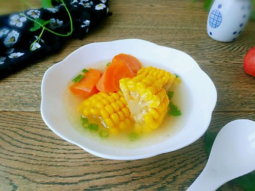 玉米胡萝卜骨头汤