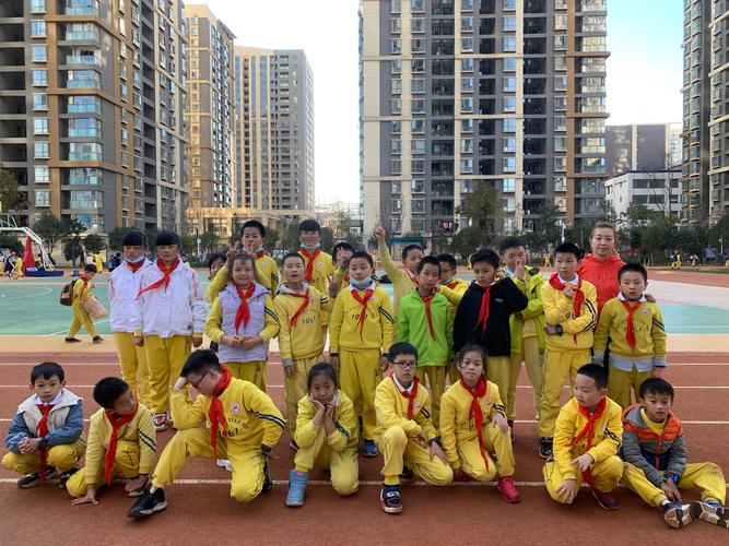 春城小学(红菱校区)羽毛球课