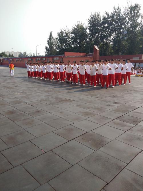 北京少林武术学校教学一区军训会操