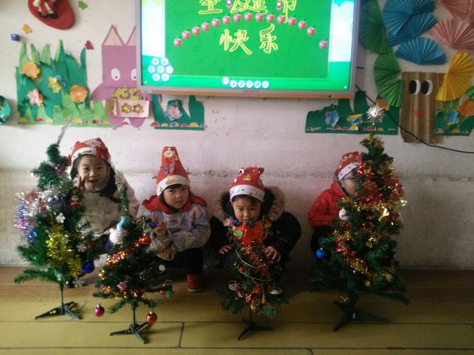 开开心心过圣诞 ——锦江苑幼儿园小班圣诞节主题活动