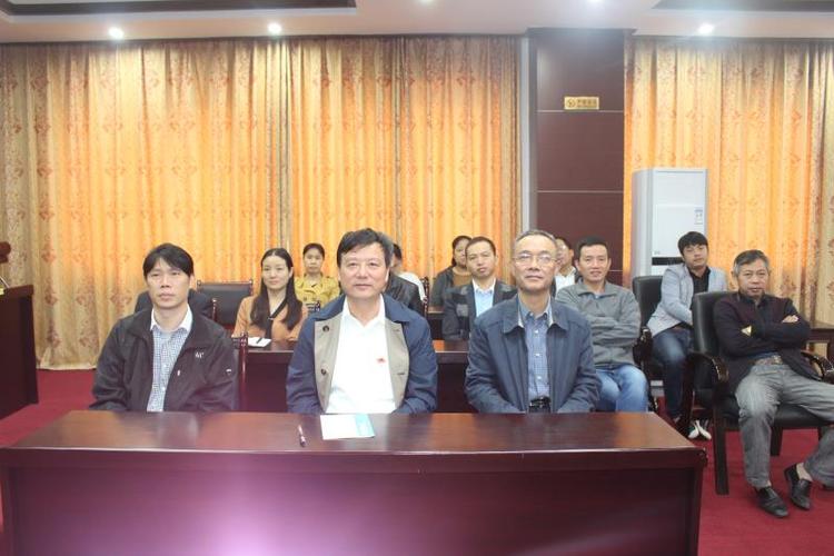 南丰县人大代表收看中国共产党第十九次全国代表大会开幕会
