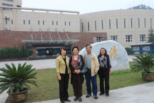 美国胡氏慈善教育助学金在西北政法大学首次发放