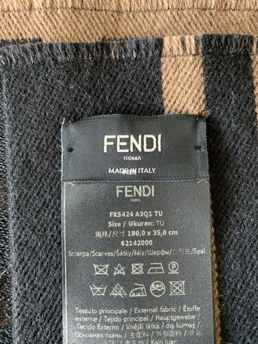 fendi爆款围巾01,水洗标,求鉴定_围巾_芬迪怎么样_fendi围巾_时尚