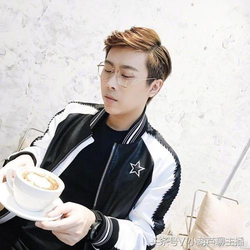 卢本伟最强对手出现!不吃鸡不下播,蛇哥23小时征服斗鱼水友!