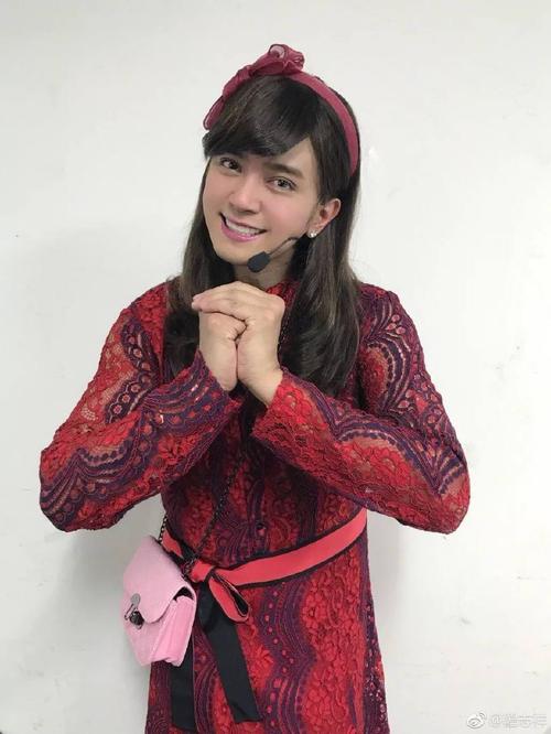 黄子韬黄桃桃和罗志祥朱碧石争当国民女神 网友:刘艳芬表示不服