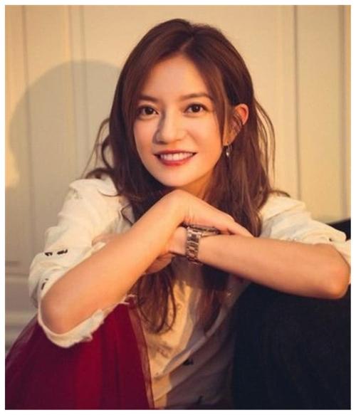 女星真实素颜照,赵薇五官绝美,袁咏仪优越,baby一言难