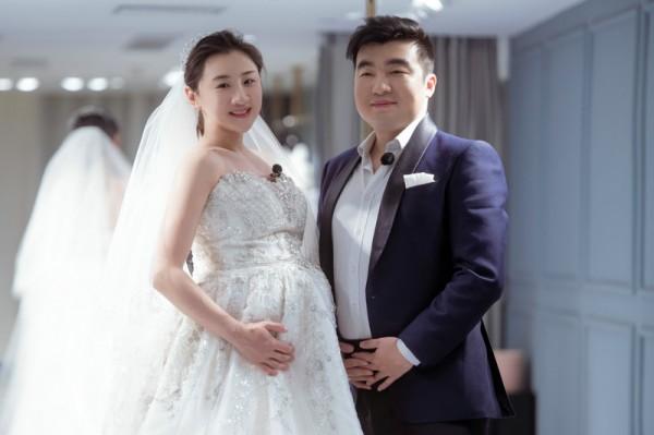 《婚前21天》吴尊林丽吟给孩子讲睡前故事 老刘为傅首尔准备惊喜