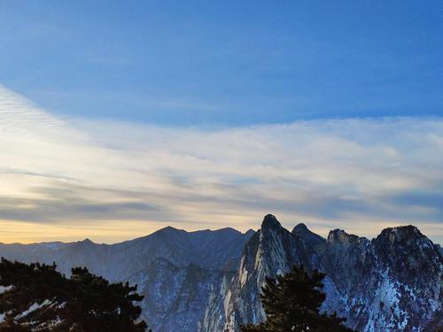 想想还有这么多高山大川没走过,有了一点活下去的信念.
