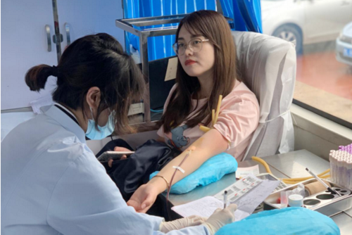 恒丰银行日照分行积极参加义务献血活动