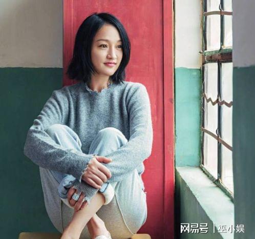 周迅与卓越聚餐被拍获男方贴心陪伴曾同游三亚一个月