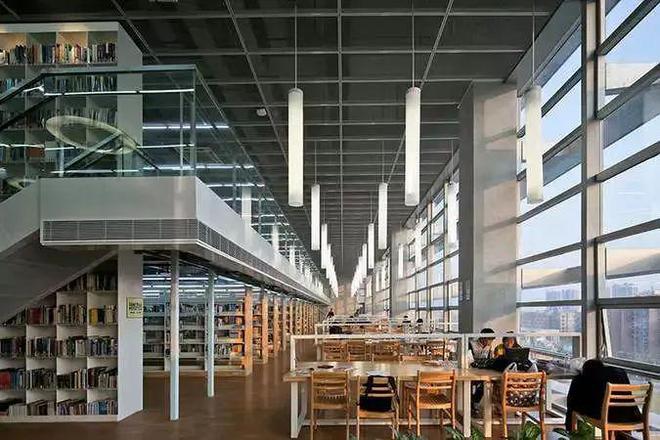 超豪华高校图书馆堪比五星大酒店