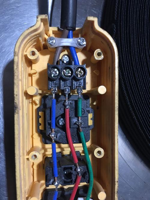 插线板的接线图