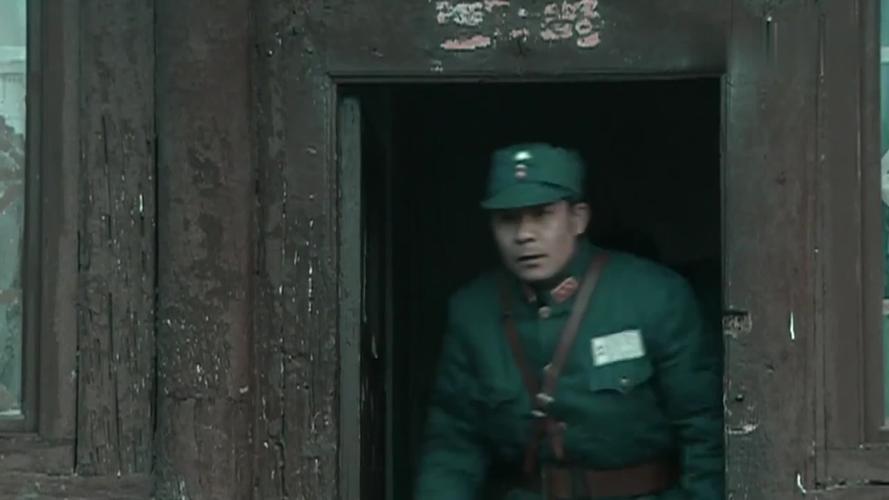 亮剑:钱伯钧果然叛变,跟楚云飞刀枪相见!李云龙火速出兵支援