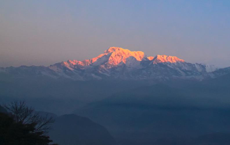 还是第一次知道"金顶"这个名词,从此爱上了雪山金顶.