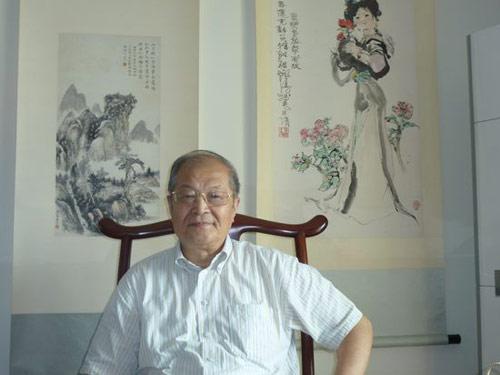 王克勤,已故山水画家王康乐的儿子,曾师从画家钱瘦铁.
