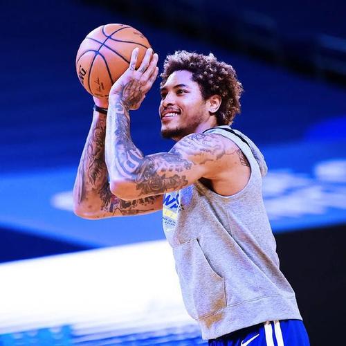 37亿不堪重负,交易乌布雷还是维金斯?勇士只剩下两周时间