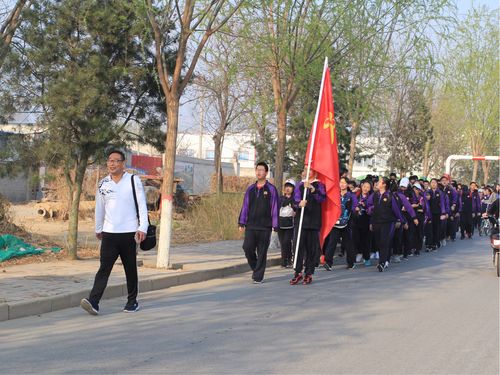 涿州市双塔中学第一届春季长走活动纪实