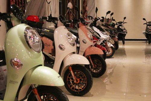 英克莱电动车展品