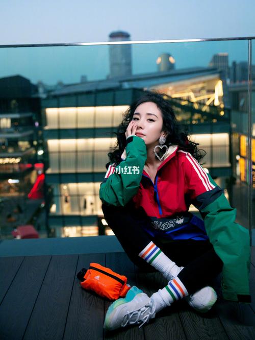 adidas大中华区代言人来咯999999被大幂幂种草了一身阿迪可