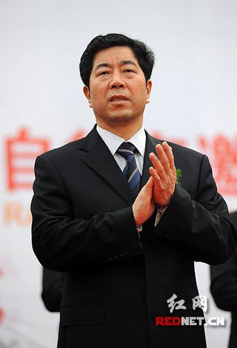 环湘江自行车赛长沙鸣金 市长参赛倡导健康出行