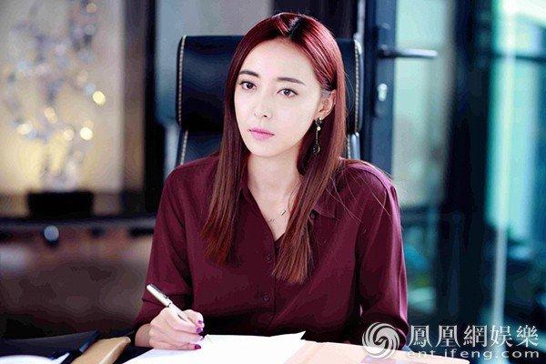 由吴奇隆,颖儿,米露主演的都市时尚大剧《一粒红尘》近期收视逆袭