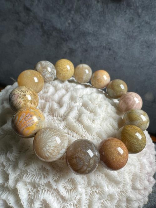 珊瑚玉手串_珊瑚_夏天去哪玩_滤镜_夏日滤镜_时尚_配饰