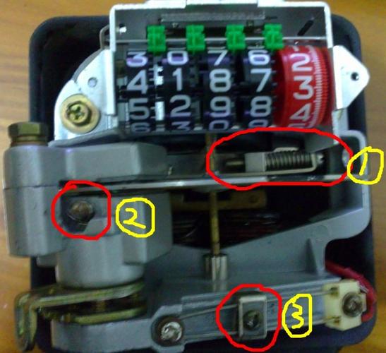机械电能表里面的3颗螺丝各调节什么?
