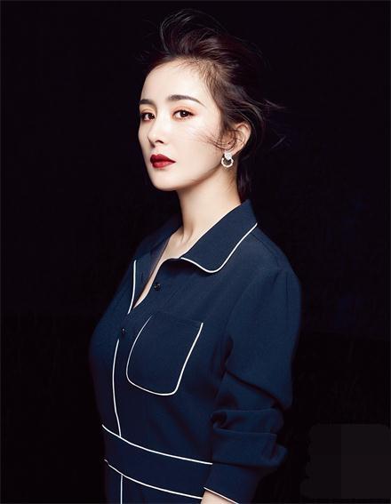 杨幂可以说是个一路被黑过来的艺人,以前就有各种关于杨幂的话题,结婚