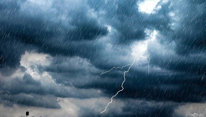 地方新闻精选|全国多地持续受暴雨天气影响 渔船苏海门渔01728沉没9人