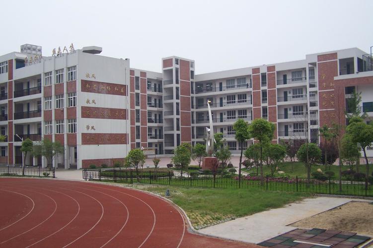 校园景色 - 武汉市建港中学 - 武汉教育云