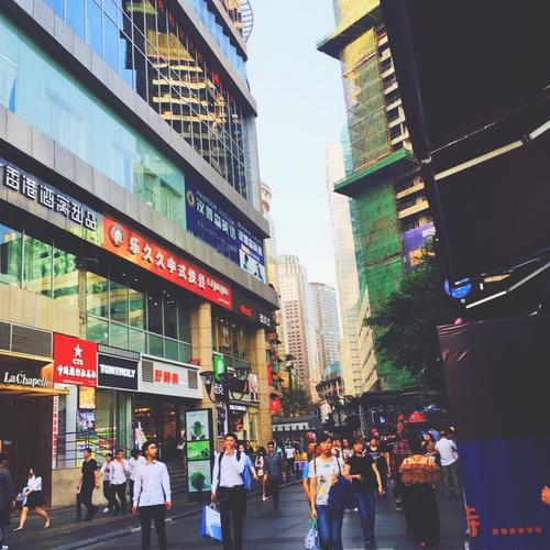 八一路好吃街