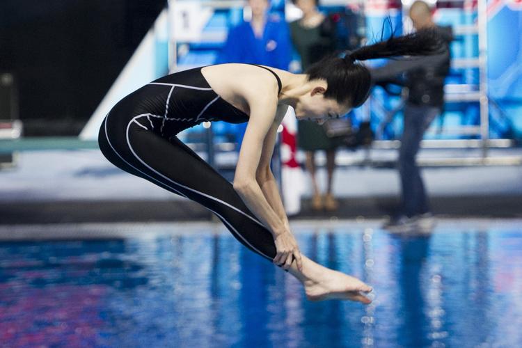 王丽坤复赛现场 素颜女神双人跳惊艳回归(组图)