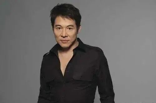原创李连杰二哥去世享年60岁,葬礼已在八宝山举办,出席的都有哪些明星