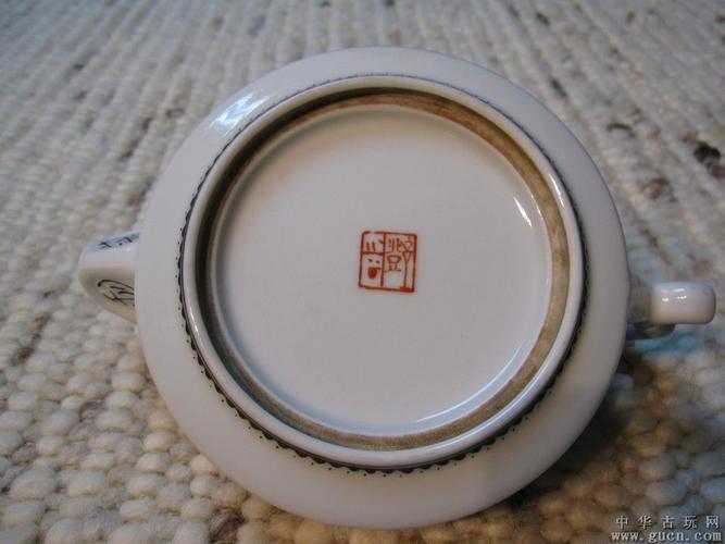 邓肖禹款鸡公图胜利壶