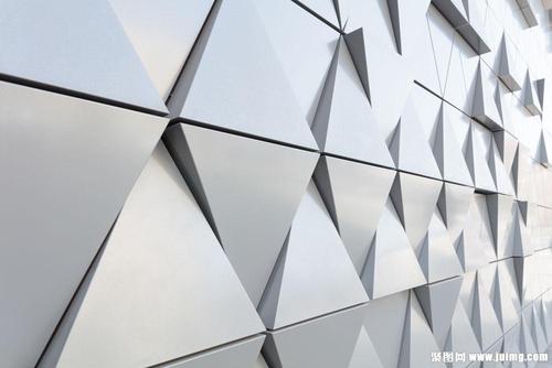 灰色三角形建筑墙面背景