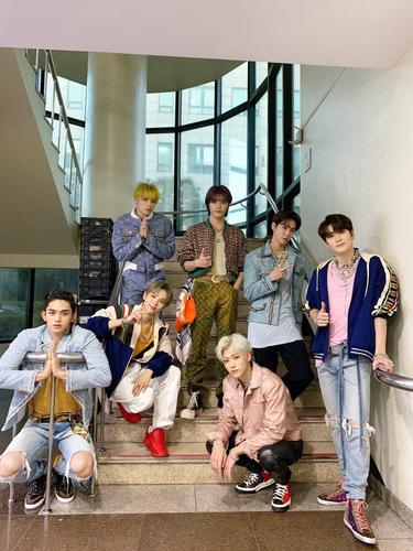 nct2020回归团体照之make a wish