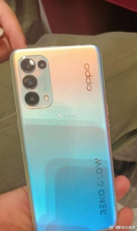 opporeno5上手图现身网络外观基本与证件照相同