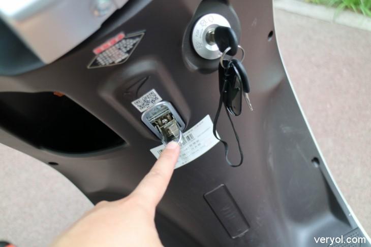 无钥匙启动超长续航 雅迪c-umi悠米电动车体验