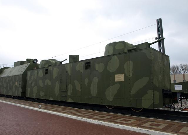 装甲公交算什么,装甲高铁了解一下?