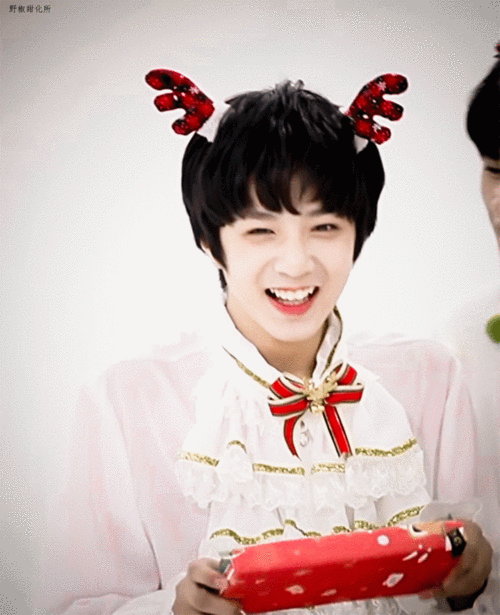 刘耀文亮晶晶大眼萌攻击合集动图极多