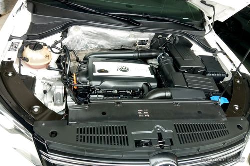 大众途观发动机舱