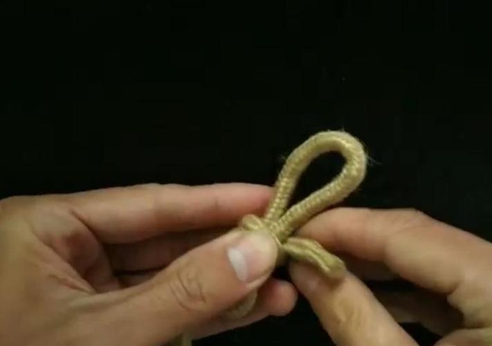 鞋带末端螺旋结怎么打?快试试这种时尚系法吧!简单又好看