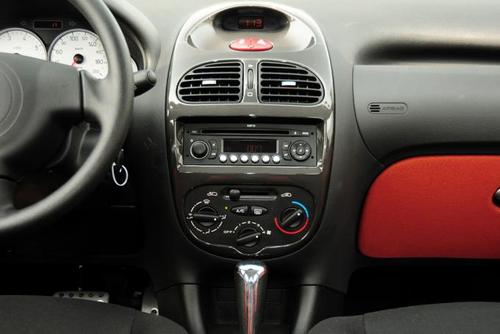 雪铁龙c2 2012款 1.6l at 运动型 中控台