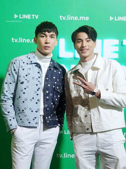 我看着mew suppasit的温和而不乏认真的脸,乖巧地点点头,"好",我说.