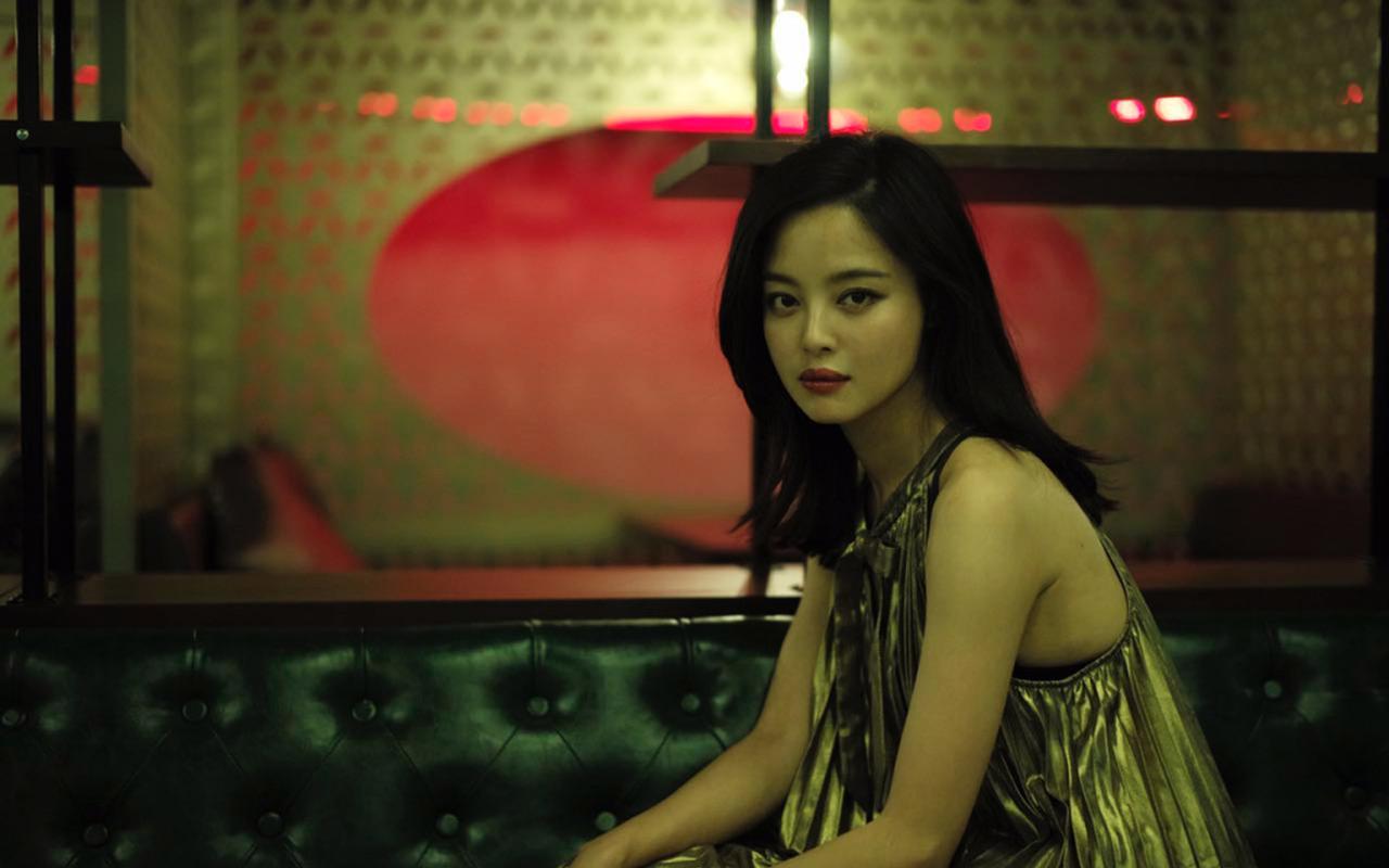 辛芷蕾魅力迷人时尚写真图片桌面壁纸,大陆明星,气质美女,高清图片