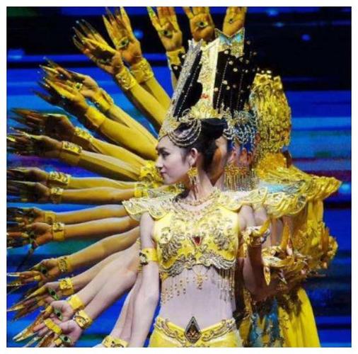 春晚千手观音领舞聋哑女孩邰丽华曾被富豪苦追8年现状如何