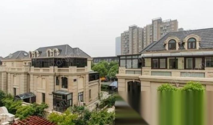 园区湖东 绿地华尔道名邸别墅 4室2厅4卫 291平米