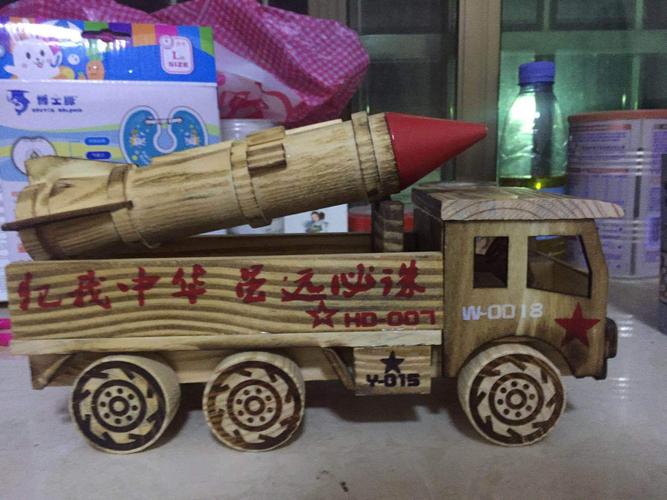 导弹车军事战车模型洲际反战舰东风火箭车儿童玩具车木制车工程车